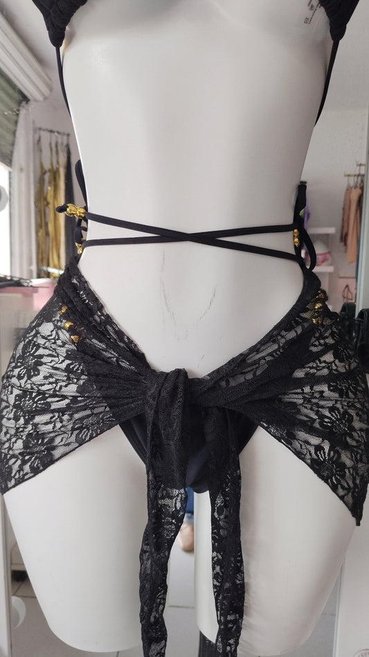 Bikini negro pareo de encaje