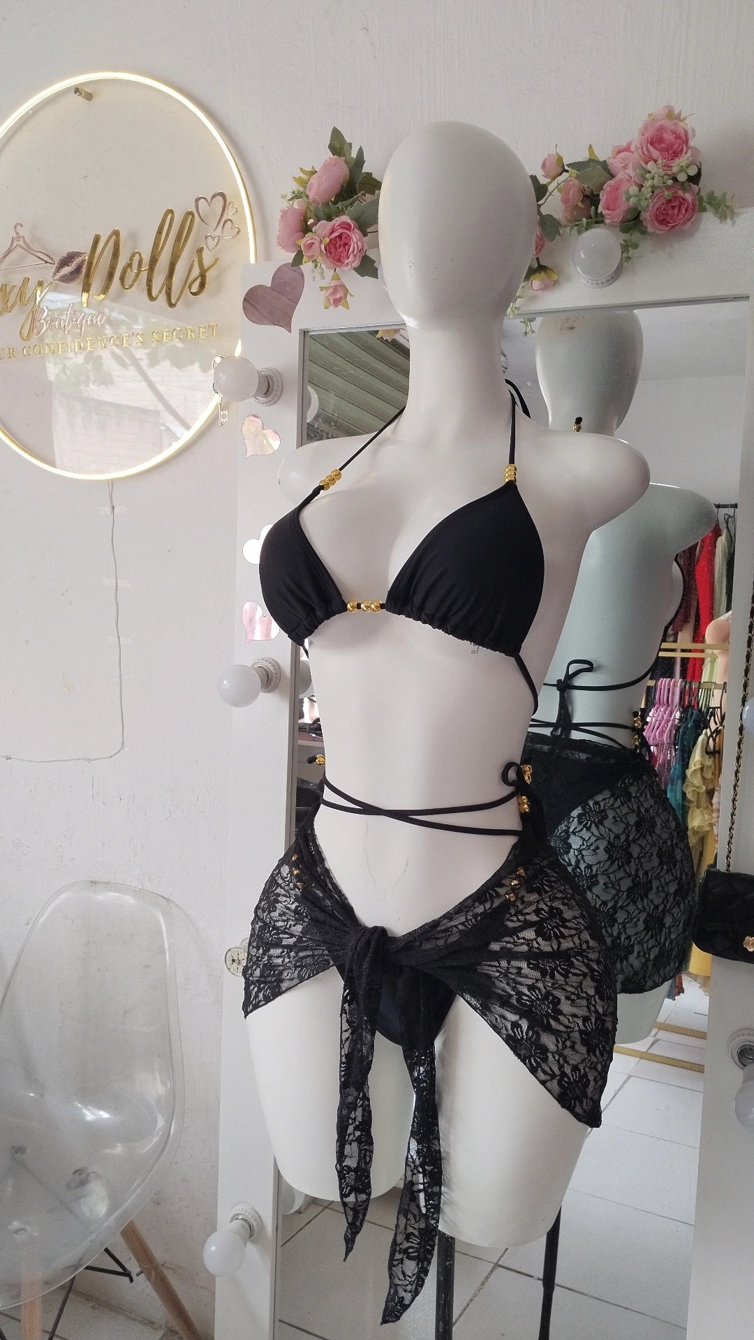 Bikini negro pareo de encaje