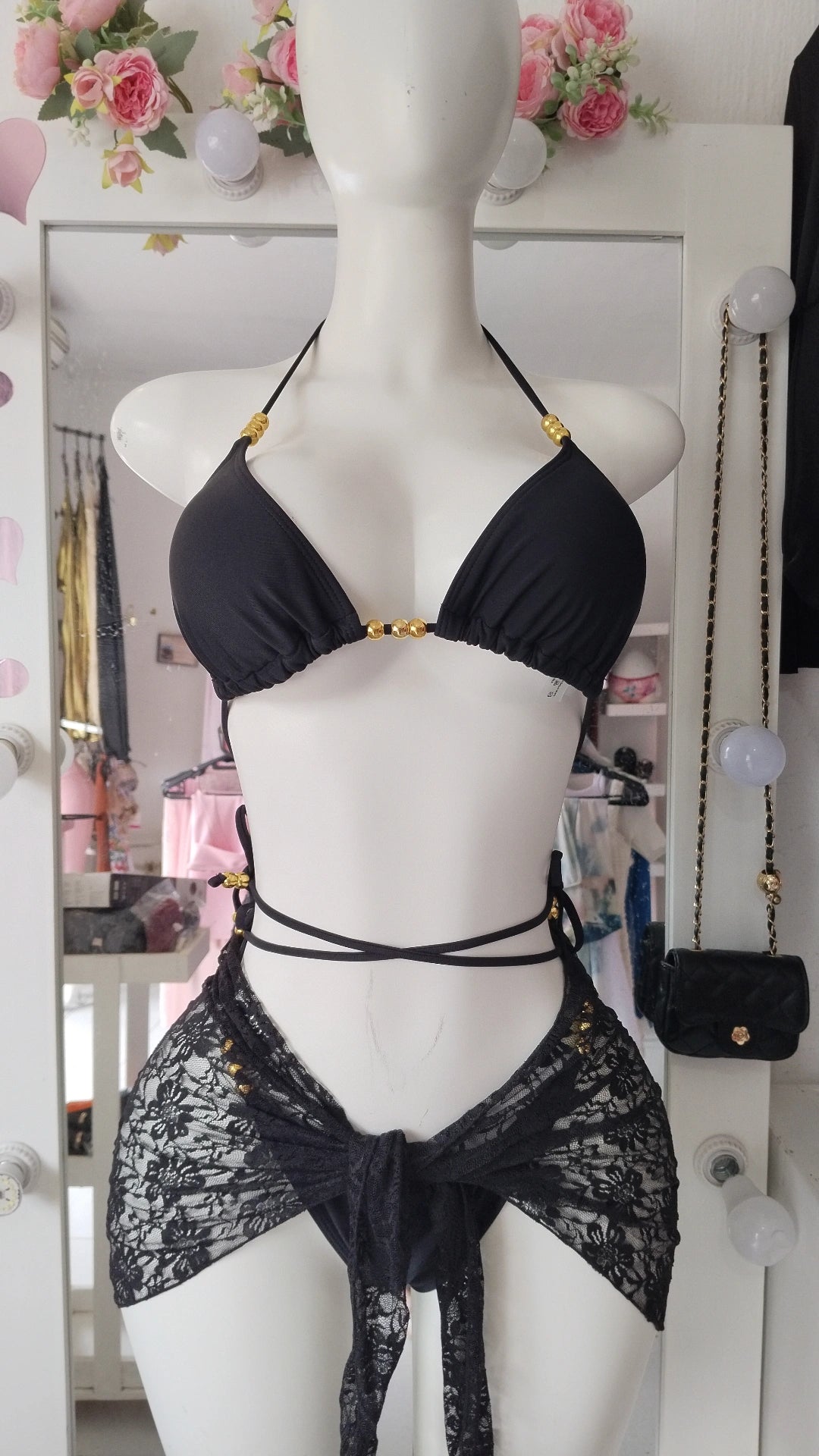 Bikini negro pareo de encaje